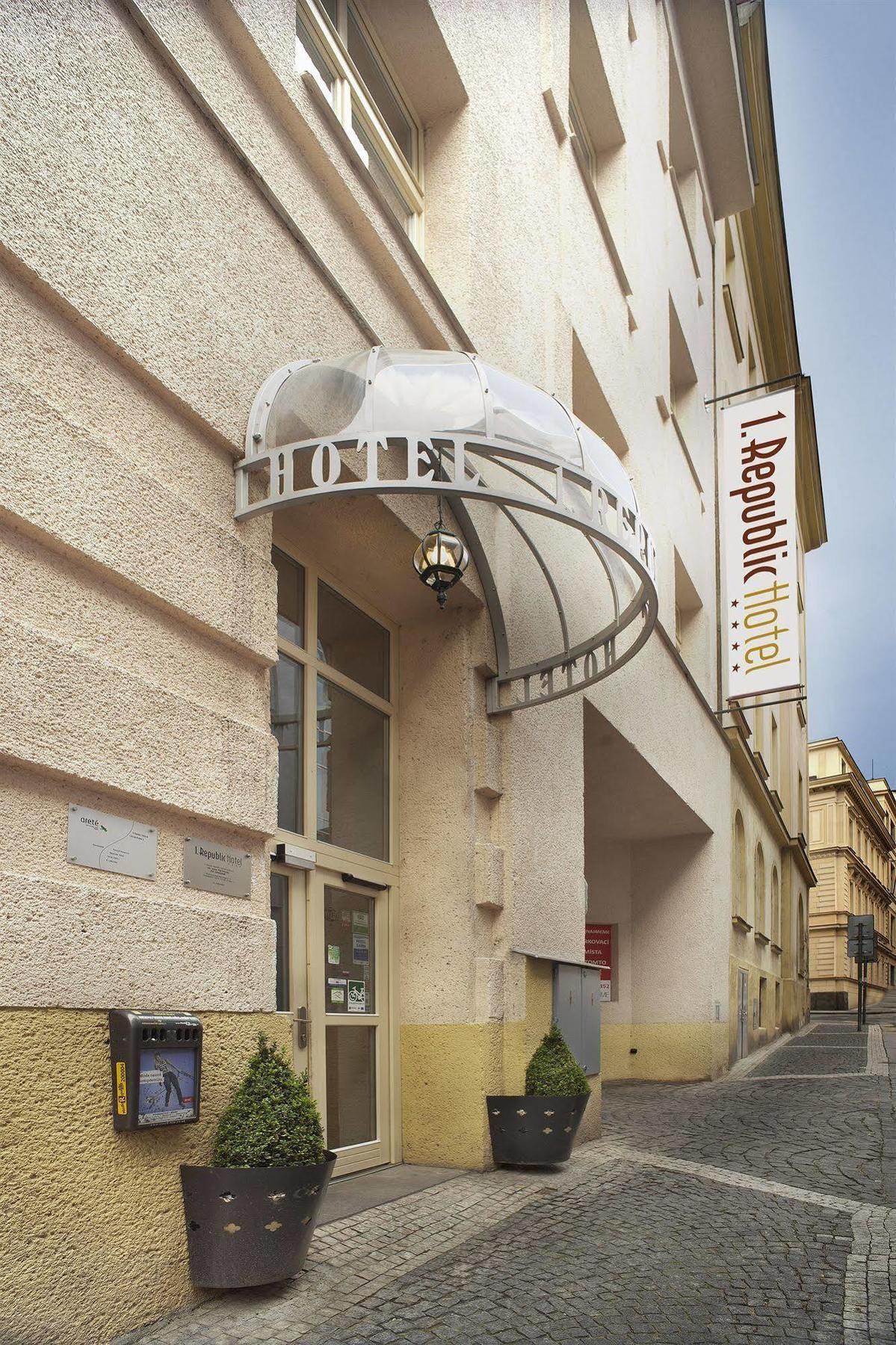 1.republic Hotel 4*